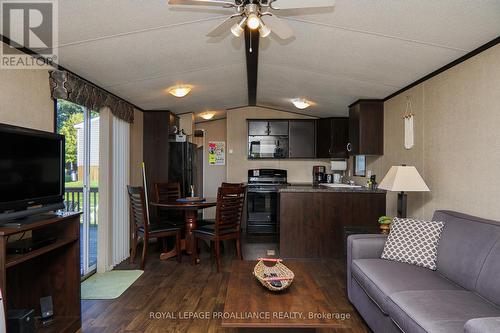 486 County Rd 18 - 8 Butterfly Lane, Prince Edward County (Athol Ward), ON - Indoor Photo Showing Living Room