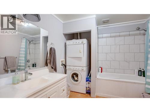 4767 Grandview Flats N Road, Armstrong, BC - Indoor Photo Showing Laundry Room
