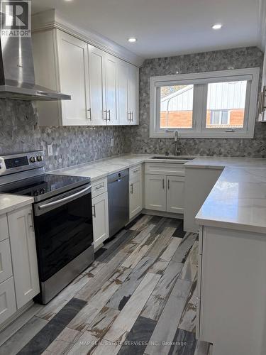 260 Hillside Drive, Mississauga, ON - Indoor Photo Showing Kitchen