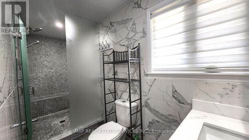 260 Hillside Drive, Mississauga, ON - Indoor Photo Showing Bathroom
