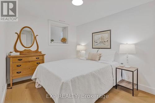 68 49Th Street N, Wasaga Beach, ON - Indoor Photo Showing Bedroom