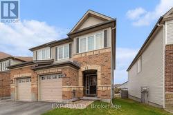 407 HEATHROW PRIVATE  Ottawa, ON K2S 0M9