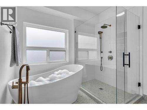 You could turn these fake bubbles into real bubbles. - 3044 Shaleview Drive, West Kelowna, BC - Indoor