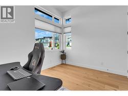 Large office or 4th bedroom. - 