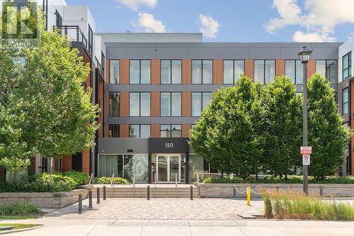 202 - 150 SABINA DRIVE  Oakville, ON L6H 0W3