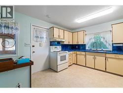 kitchen to sundeck - 