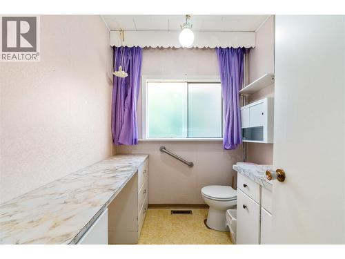 bathroom - 2602 Blind Bay Road, Blind Bay, BC - Indoor Photo Showing Bathroom