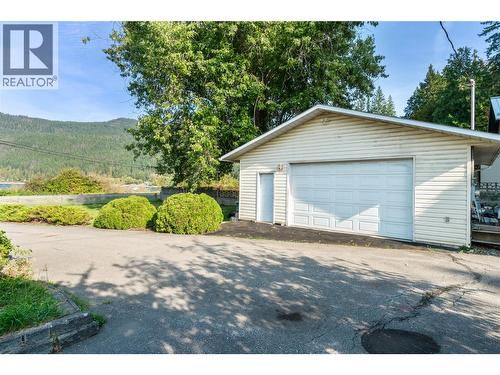 shop - 2602 Blind Bay Road, Blind Bay, BC - Outdoor