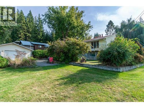 front yard - 2602 Blind Bay Road, Blind Bay, BC - Outdoor