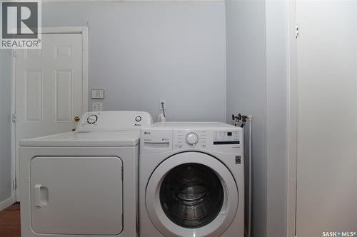 425 Montreal Street, Regina, SK - Indoor Photo Showing Laundry Room