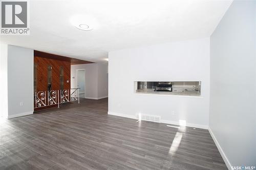 425 Montreal Street, Regina, SK - Indoor