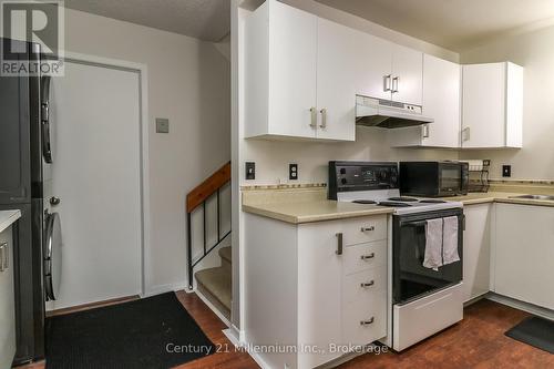 4 - 4 Trafalgar Road, Collingwood, ON - Indoor Photo Showing Kitchen