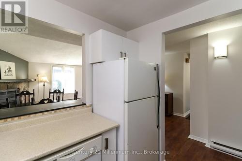4 - 4 Trafalgar Road, Collingwood, ON - Indoor Photo Showing Kitchen