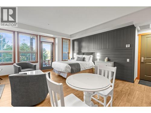 105 Village Centre Court Unit# 321, Vernon, BC - Indoor Photo Showing Bedroom