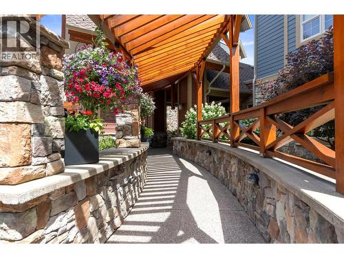 105 Village Centre Court Unit# 321, Vernon, BC - Outdoor