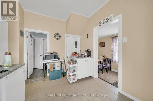 5464 Lewis Avenue, Niagara Falls (Clifton Hill), ON - Indoor