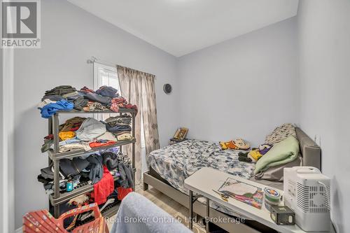 5464 Lewis Avenue, Niagara Falls (Clifton Hill), ON - Indoor Photo Showing Bedroom