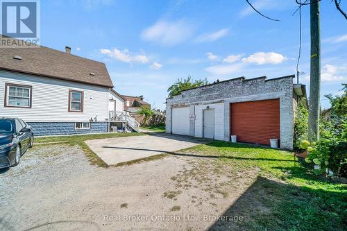 5464 Lewis Avenue, Niagara Falls (Clifton Hill), ON - Outdoor With Exterior