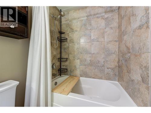244 Prior Road S, Kelowna, BC - Indoor Photo Showing Bathroom