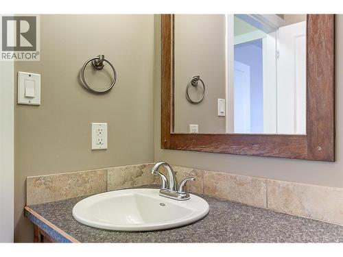 244 Prior Road S, Kelowna, BC - Indoor Photo Showing Bathroom