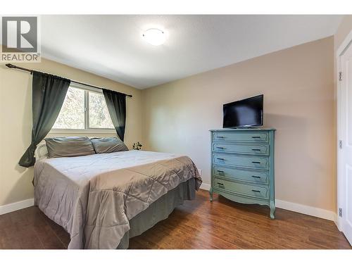 244 Prior Road S, Kelowna, BC - Indoor Photo Showing Bedroom
