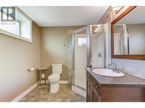 244 Prior Road S, Kelowna, BC - Indoor Photo Showing Bathroom