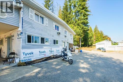 2100 Crestview Crescent, Castlegar, BC - Outdoor