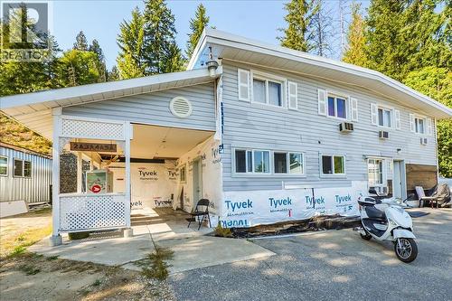 2100 Crestview Crescent, Castlegar, BC - Outdoor