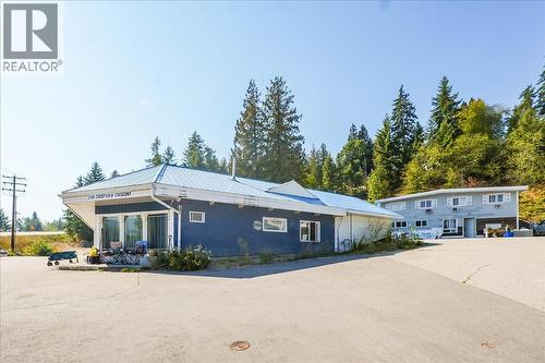 2100 Crestview Crescent, Castlegar, BC - Outdoor