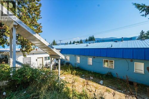 2100 Crestview Crescent, Castlegar, BC - Outdoor
