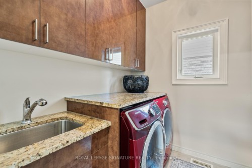 704 Robert Ferrie Drive, Kitchener, ON - Indoor Photo Showing Laundry Room