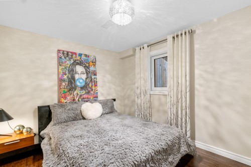 704 Robert Ferrie Drive, Kitchener, ON - Indoor Photo Showing Bedroom