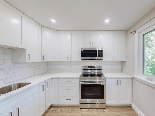 22 Sherwood Avenue, Kitchener, ON - Indoor Photo Showing Kitchen