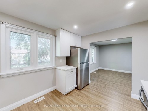 22 Sherwood Avenue, Kitchener, ON - Indoor