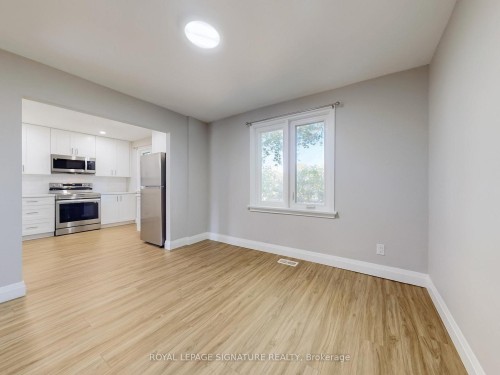 22 Sherwood Avenue, Kitchener, ON - Indoor