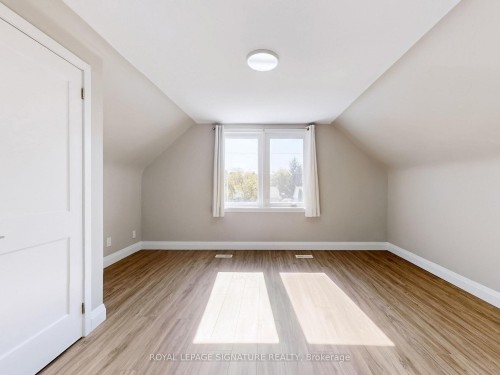 22 Sherwood Avenue, Kitchener, ON - Indoor Photo Showing Other Room