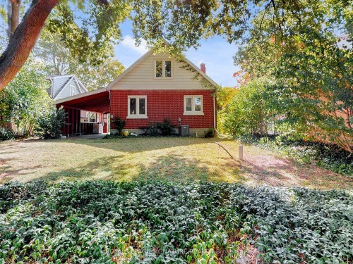 22 Sherwood Avenue, Kitchener, ON - Outdoor