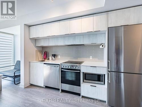 4608 - 181 Dundas Street E, Toronto, ON - Indoor Photo Showing Kitchen With Stainless Steel Kitchen