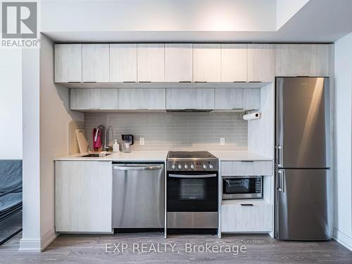 4608 - 181 Dundas Street E, Toronto, ON - Indoor Photo Showing Kitchen With Stainless Steel Kitchen