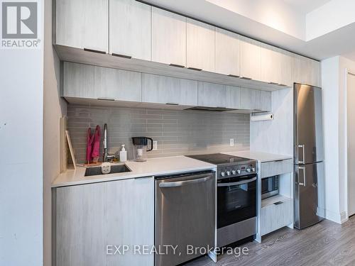 4608 - 181 Dundas Street E, Toronto, ON - Indoor Photo Showing Kitchen