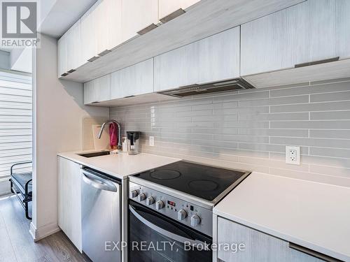 4608 - 181 Dundas Street E, Toronto, ON - Indoor Photo Showing Kitchen