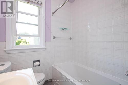 316 Ducharme Boulevard, Ottawa, ON - Indoor Photo Showing Bathroom