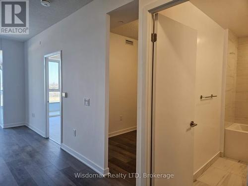 717 - 60 Honeycrisp Crescent, Vaughan (Vaughan Corporate Centre), ON - Indoor Photo Showing Other Room