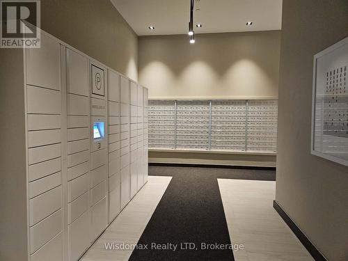 717 - 60 Honeycrisp Crescent, Vaughan (Vaughan Corporate Centre), ON - Indoor Photo Showing Other Room