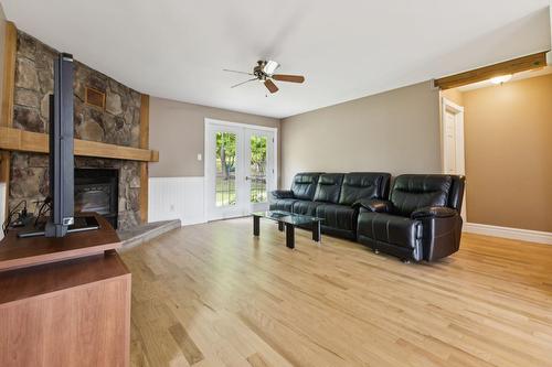 Salon - 30Z Ch. Des Cavernes, Cantley, QC 