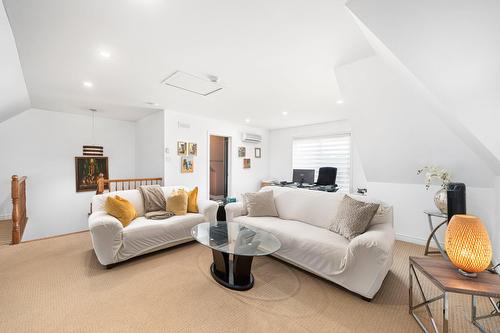 Salle familiale - 10 Crois. Mirabel, Dollard-Des-Ormeaux, QC 