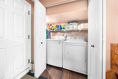 Salle de lavage - 10 Crois. Mirabel, Dollard-Des-Ormeaux, QC 