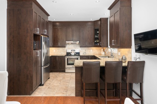 Cuisine - 10Z Crois. Mirabel, Dollard-Des-Ormeaux, QC - Indoor Photo Showing Kitchen With Upgraded Kitchen