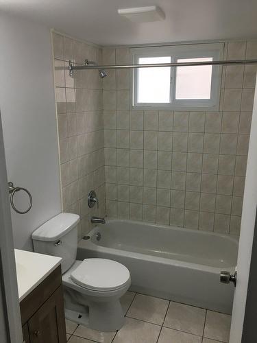 Bathroom - 3055 Rue Noorduyn, Montréal (Saint-Laurent), QC - Indoor Photo Showing Bathroom