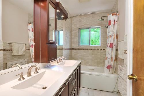 Salle de bains - 4610 Av. Doherty, Montréal (Côte-Des-Neiges/Notre-Dame-De-Grâce), QC - Indoor Photo Showing Bathroom